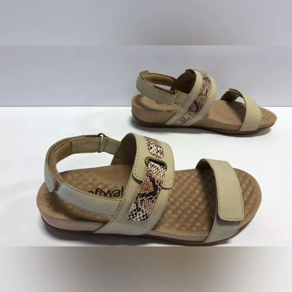 SoftWalk, Bimmer Strappy Sandals, Women’s Size 7.5 Wide